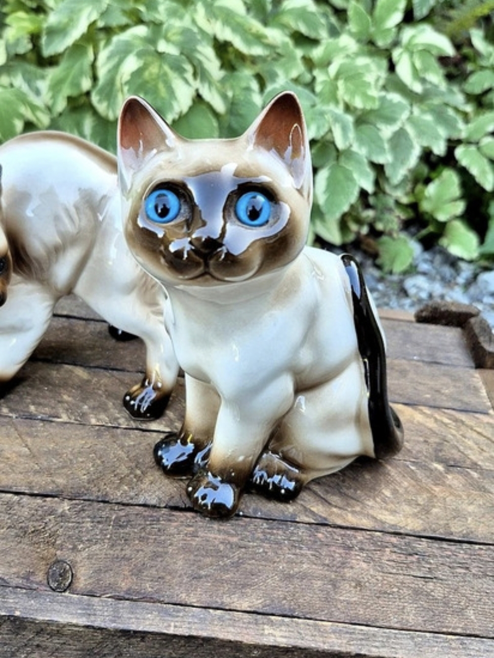 Vintage 1970s Siamese Cat Figurines Set of 2, MCM Ceramic Seal Point Kitten - Picture 6 of 14